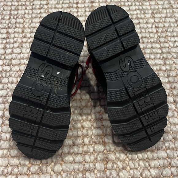 Sorel Black and Red Lace Up Boots - Picture 8 of 8